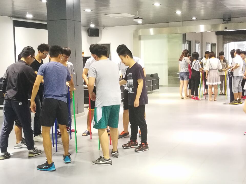 汽车学院“挑战.合作”素质拓展活动