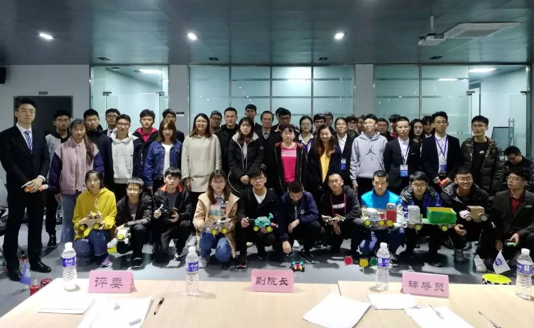 37000cm威尼斯Makeblock创意大赛顺利举行
