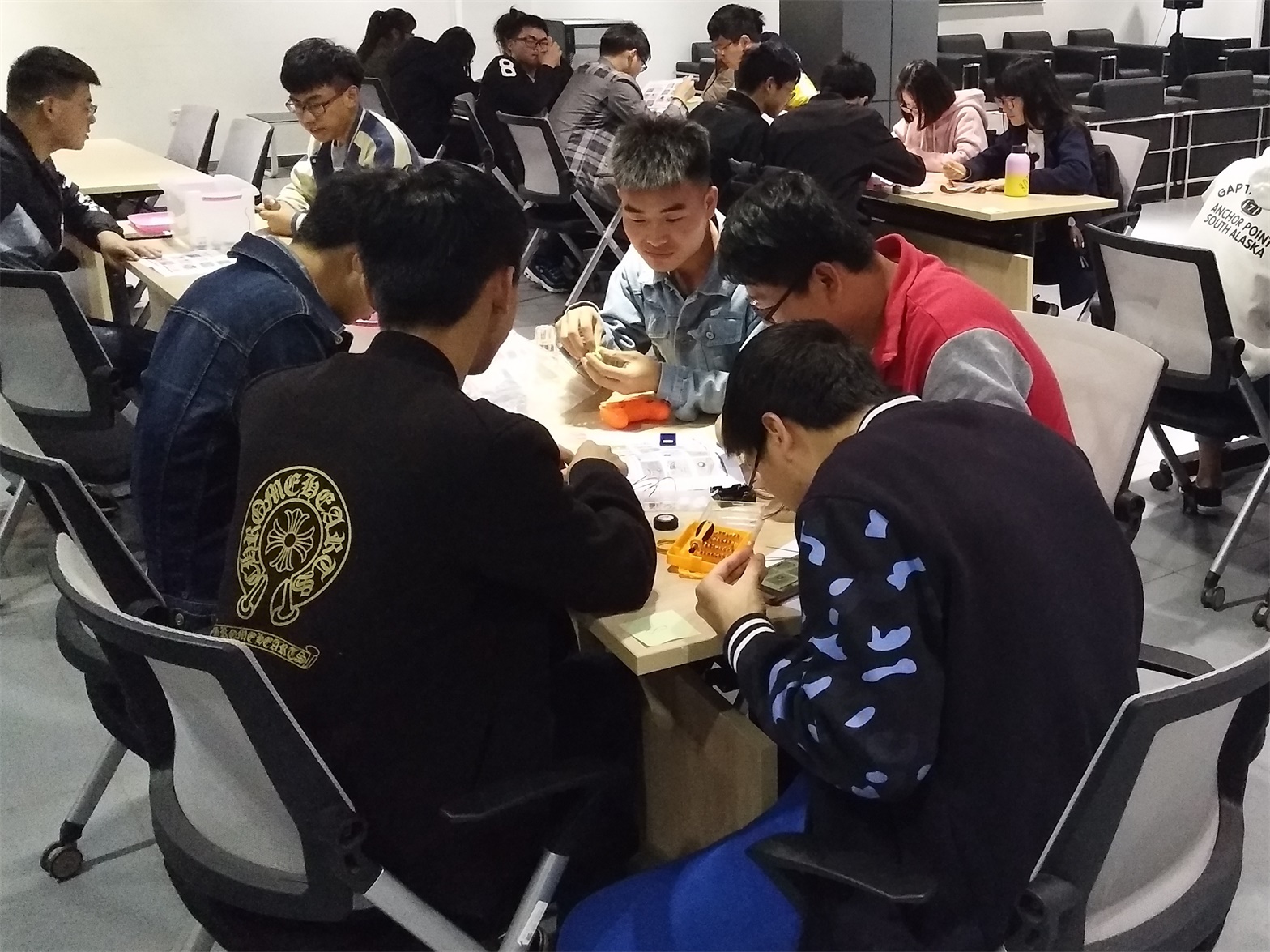 第二届浦江DIY赛车大赛圆满结束
